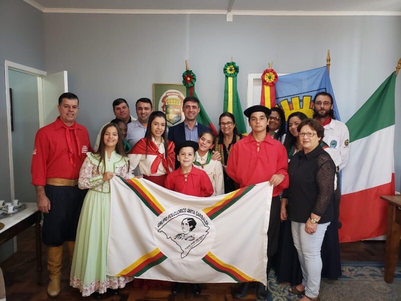homenagem-para-manter-viva-a-memoria-de-menotti-garibaldi