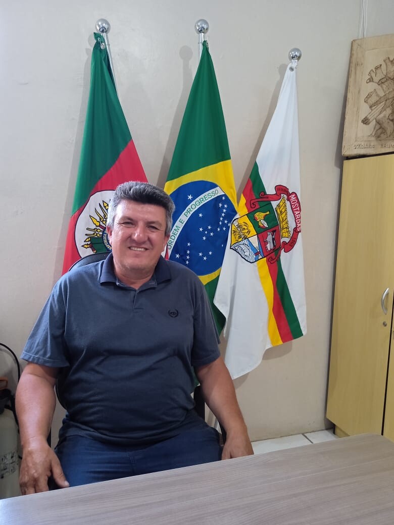 Secretário - Júlio Cesar da Silva Afonso Secretário - Júlio Cesar da Silva Afonso